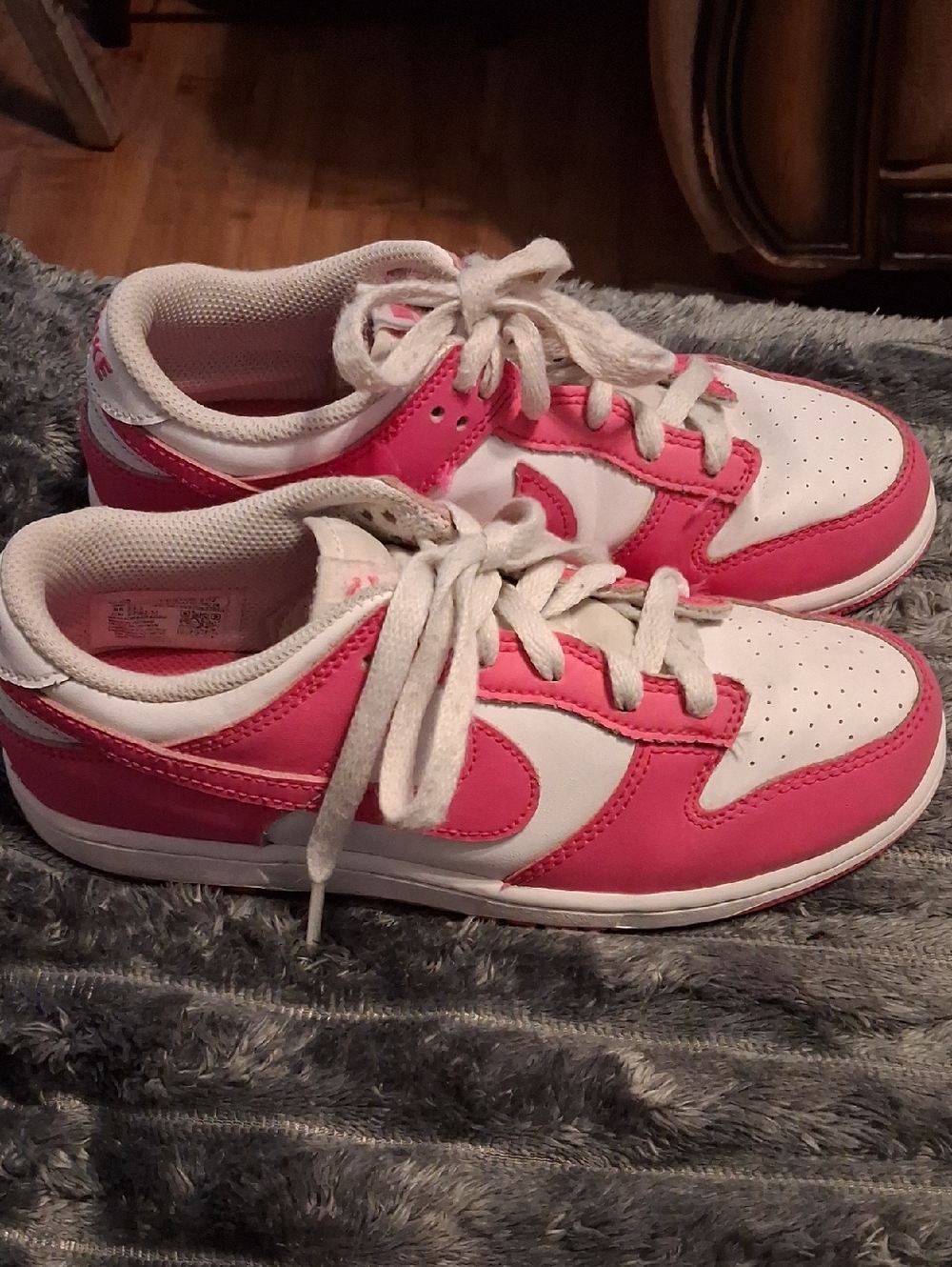 Nike Kids Pink and White Low-Top Sneakers